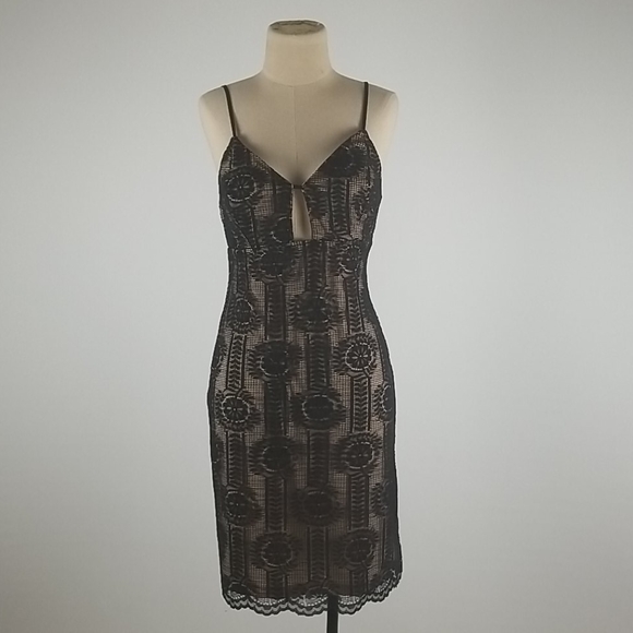 Lulus Dresses & Skirts - NWOT Lulus S Black &Tan Lace Form Fitting Dress